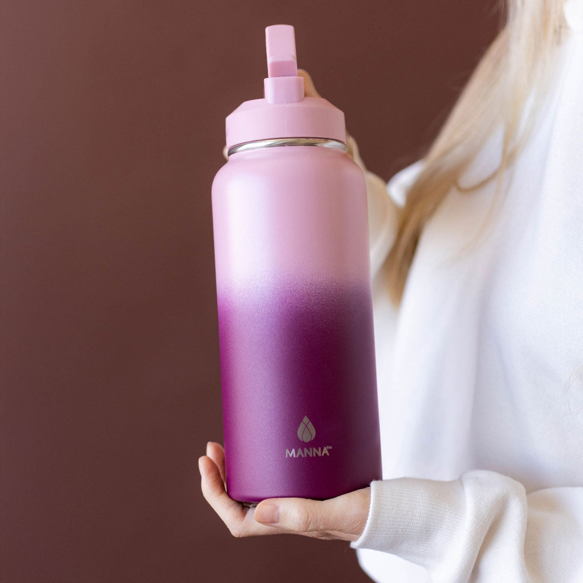 32-oz-powel-bottle-t9 32_Manna_Website_Lifestyles-2.jpg