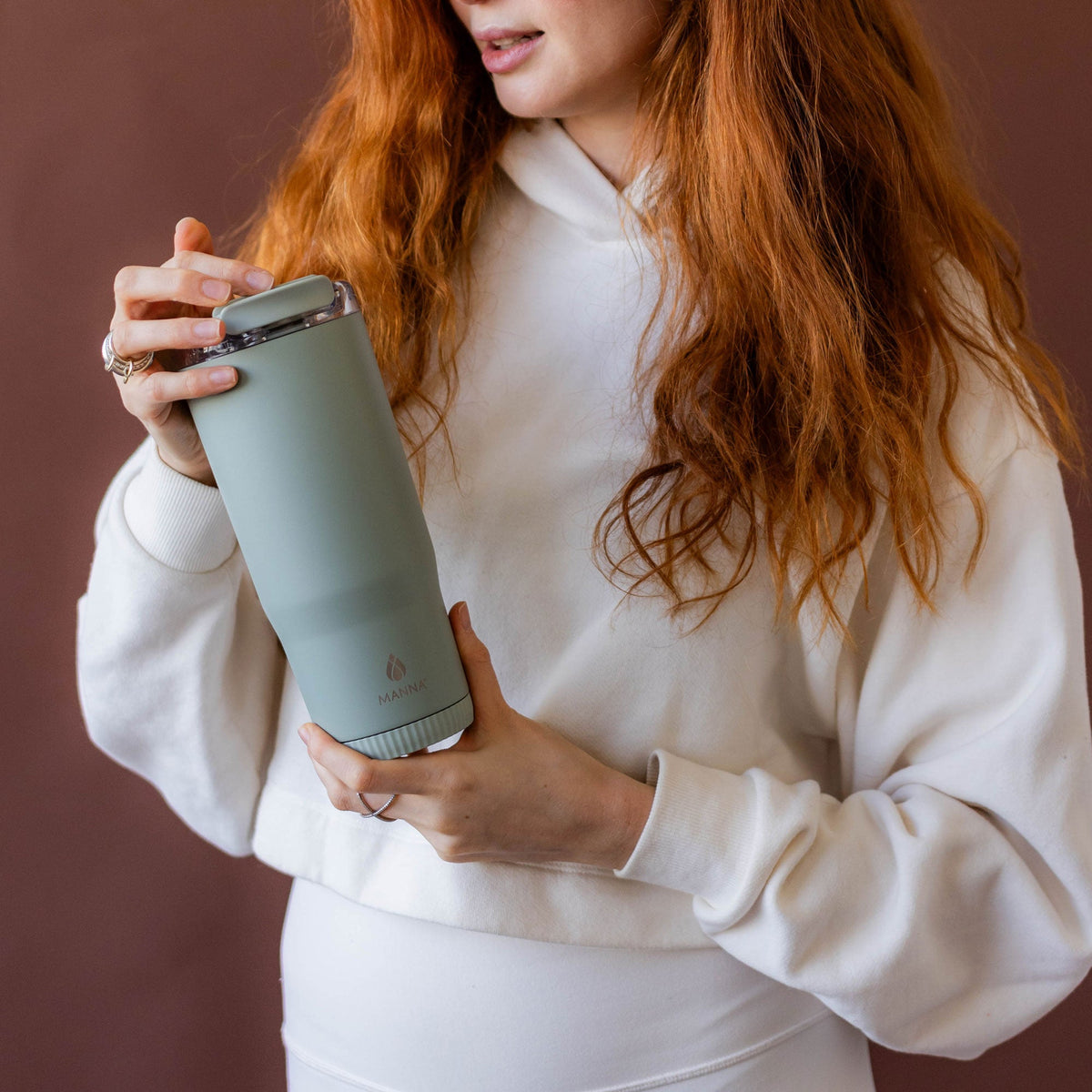 30-oz-groove-tumbler-p8 4Manna_Website_Lifestyles-17.jpg